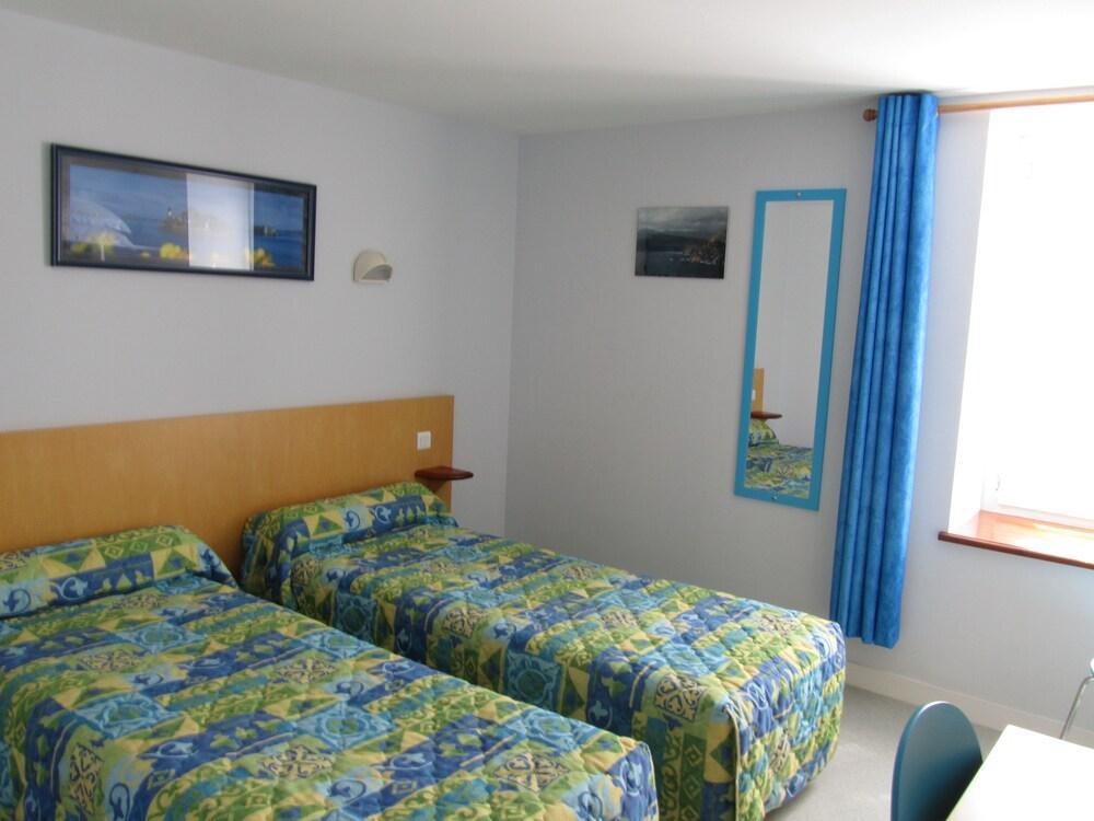 Hotel Du Cheval Blanc Saint-Pol-de-Leon Ngoại thất bức ảnh